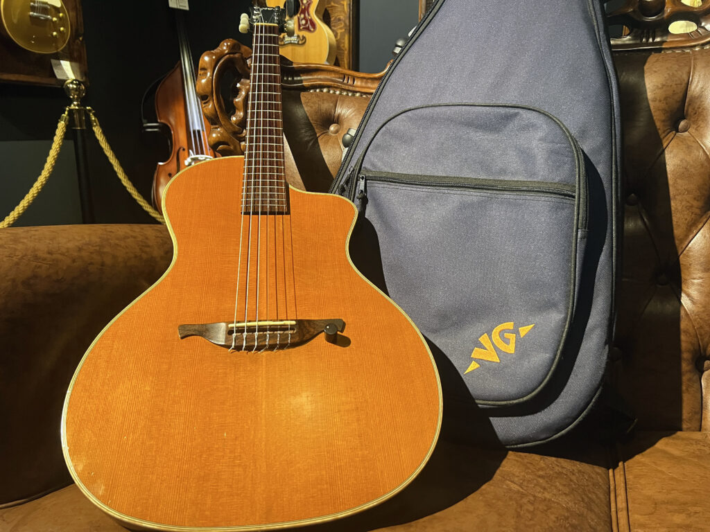長野県小諸市より、VG EAR-01NC エレガットギターを買取させて頂きまし 
